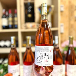 Rượu Vang Truffle Hunter Leda Blush Rose 1 Ruou Vang Truffle Hunter Leda Blush Rose 3